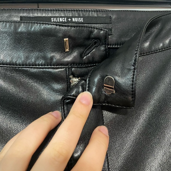 SOLD Silence + Noise leather pleather straight leg black pants size 10 - Picture 7 of 12